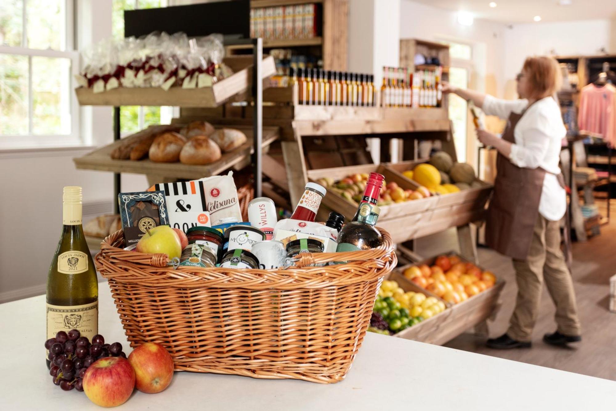 Schloss Roxburghe, Part Of Destination By Hyatt Екстер'єр фото A typical shopping basket