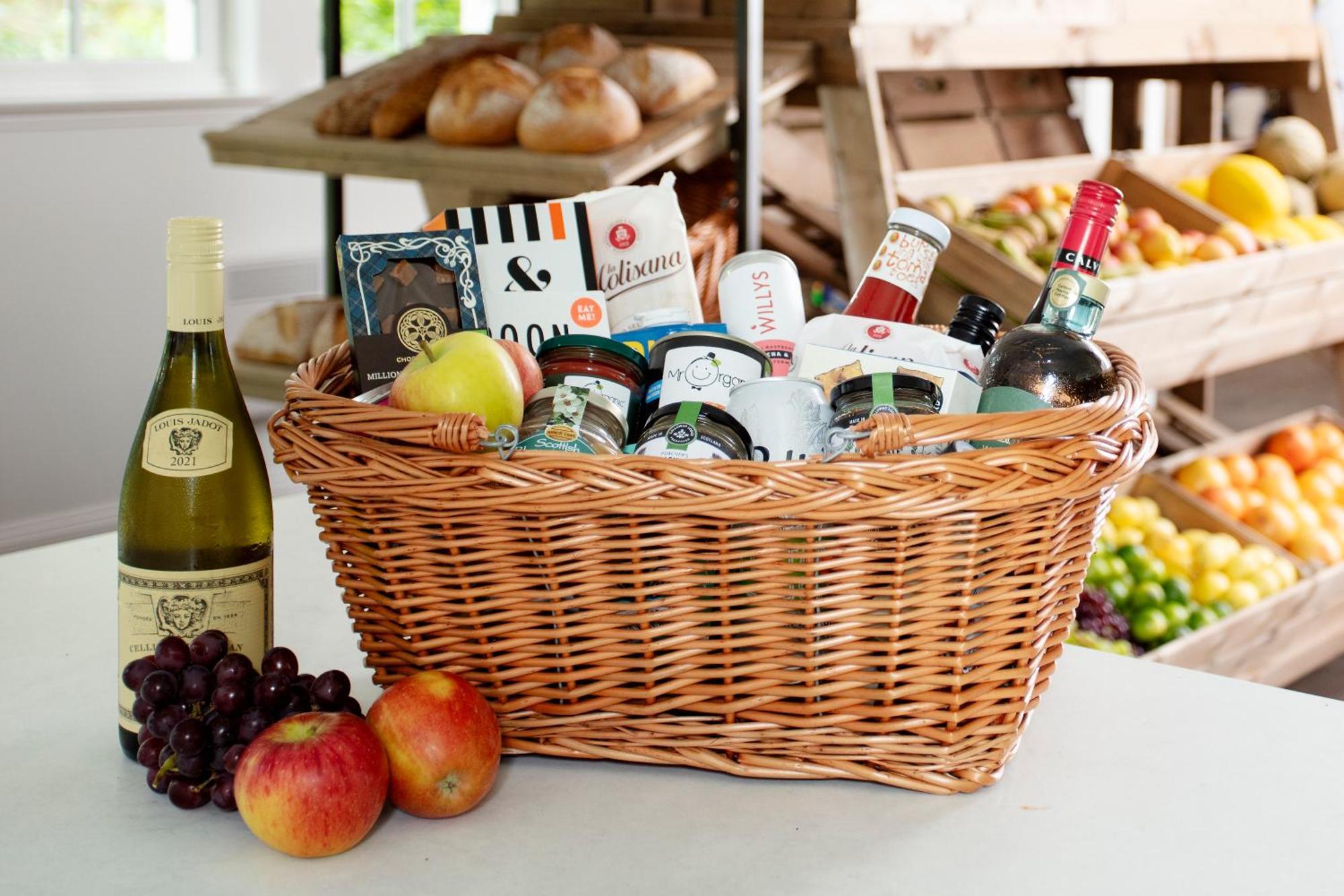 Schloss Roxburghe, Part Of Destination By Hyatt Екстер'єр фото A picnic basket