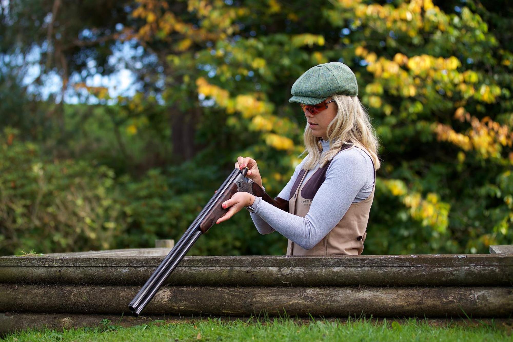 Schloss Roxburghe, Part Of Destination By Hyatt Екстер'єр фото A woman wearing a shooting vest