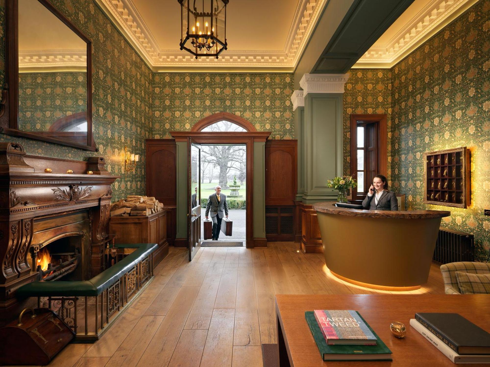 Schloss Roxburghe, Part Of Destination By Hyatt Екстер'єр фото The hotel's reception