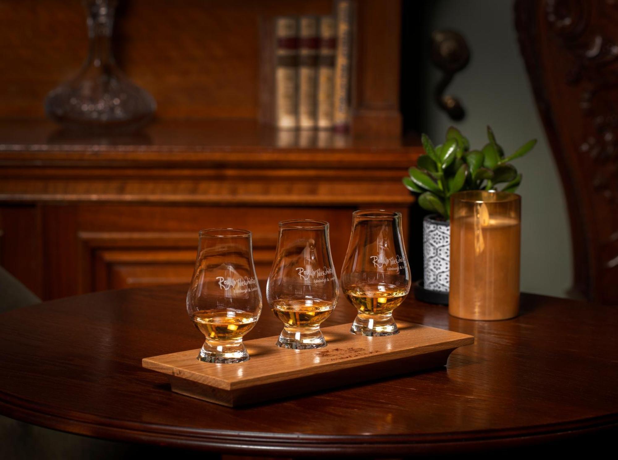 Schloss Roxburghe, Part Of Destination By Hyatt Екстер'єр фото A tasting tray of four samples of Scotch whisky